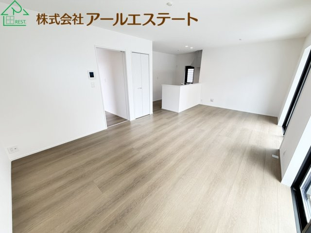 加古川市東神吉町出河原　　新築戸建の居間・リビング