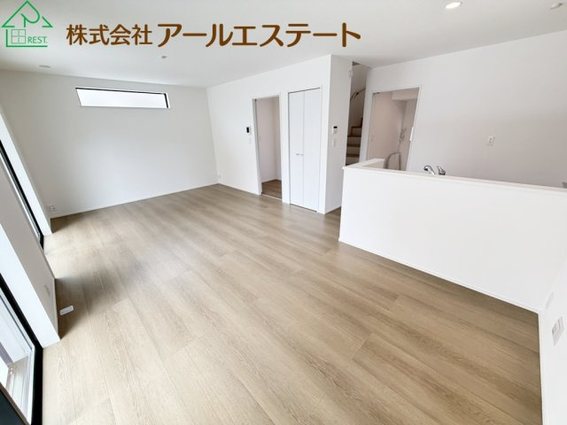 加古川市東神吉町出河原　　新築戸建の居間・リビング