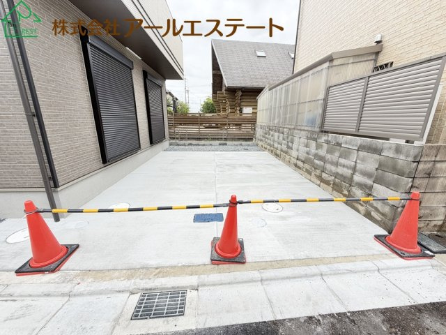 加古川市東神吉町出河原　　新築戸建の駐車場