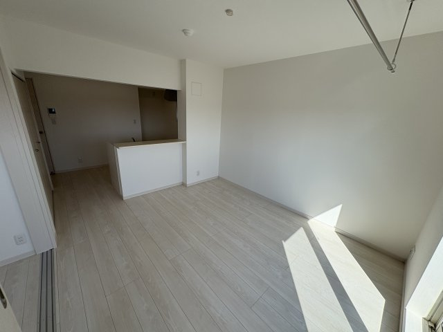 神戸市垂水区城が山５丁目のアパートの居間・リビング