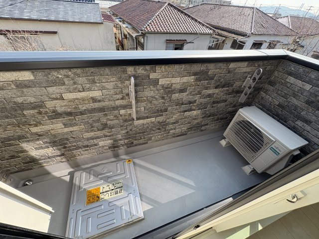 神戸市垂水区城が山５丁目のアパートのバルコニー