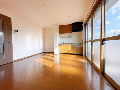 【居間・リビング】 | TYPHOON【名古屋市賃貸・エアコン付】