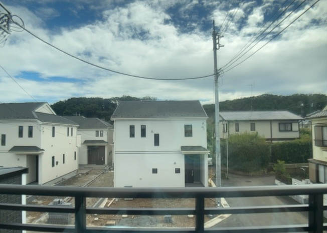 【展望】 | 土地の地勢が高台の場合、景色を綺麗にみることができ、景色にこだわってお家探ししている方におすすめです！また平坦地よりも風通しがいいというメリットがあります。デメリットもあるので是非現地でご確認下さい。