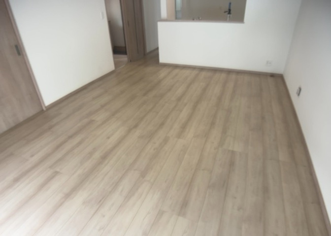【内装】 | 建物建築の外壁の主流となっているサイディング仕様は、板を外壁に貼り合わせる施工方法です。金属系・木質系・窯業系があり、断熱性や耐用性などが異なります。外壁の色やデザインなど詳細は現地でご確認ください。