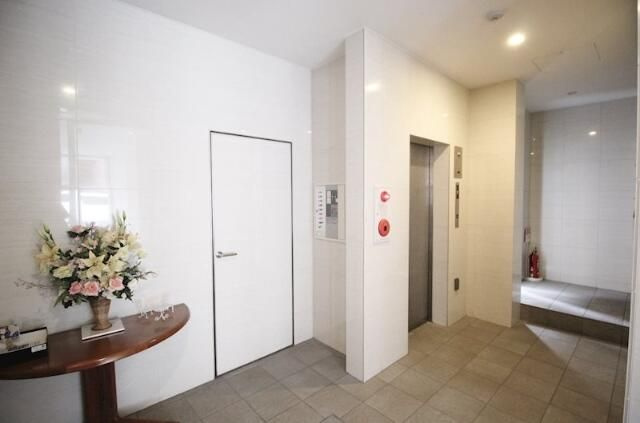 ノールお茶の水のロビー