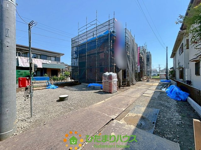 幸手市西第７　新築一戸建て　02　クレイドルガーデンの前面道路含む現地写真|2026/5/2　撮影
