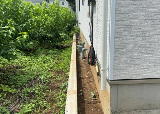 【庭】 | 庭があることでガーデニングや家庭菜園はもちろん、こどもの遊び場やペットを放して遊ぶことができます。また、家の周囲に余裕があるということです。隣地との間があれば、十分な日当たりと、風通しが確保できます。
