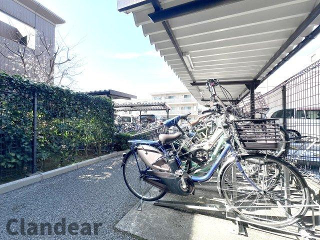 メイツ立石サウスコートの駐輪場|ドキドキの新生活も、安心してスタート。ぴったりの住まいを見つけませんか？クランディアが一緒に住まい選びをサポートします‼　まずは、お気軽にお問合せください　＃クランディア