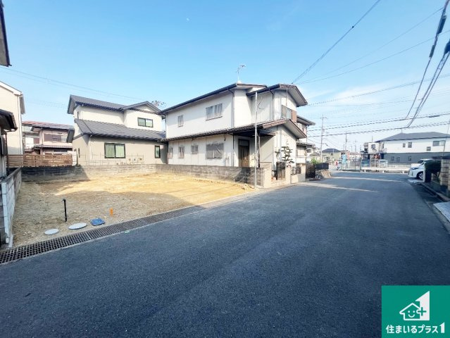 加古川市尾上町口里　第11期　新築一戸建ての前面道路含む現地写真|周辺は落ち着いた街並みの住宅地！子育てがしやすい住環境です！まだ未完成ですが、現地でしかわからない事もございます。是非一度ご覧ください。