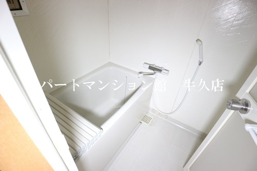 牛久ロイヤルレジデンスDⅠ型の浴室