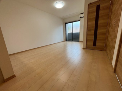 【居間・リビング】 | コンフォート福生 | ※室内写真は別部屋の写真です。同仕様、現状優先