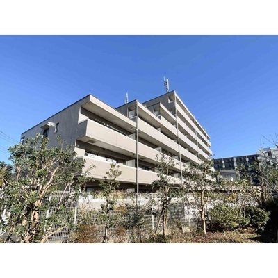 【外観】 | UURコート白鷺 | 鉄筋コンクリート造のがっちりとした建物。