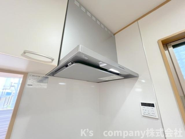 ●藤沢市打戻　中古戸建のキッチン|お手入れのしやすいスリムタイプのレンジフード☆