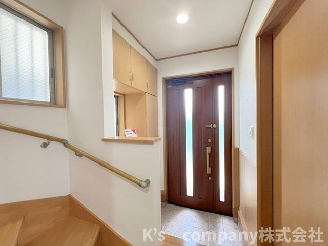 ●藤沢市打戻　中古戸建の玄関|玄関周辺スペース◇
