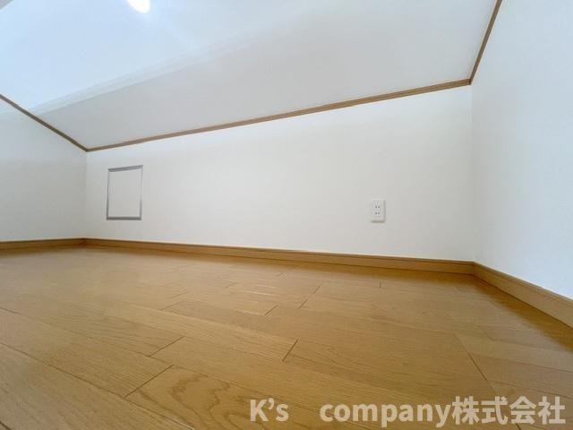 ●藤沢市打戻　中古戸建のその他|洋室の上部にははしご階段で上がるロフトがあります◇