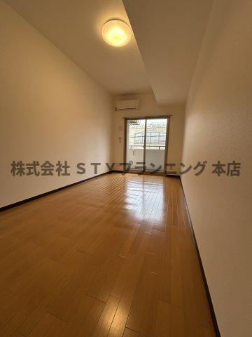 仲介手数料０円！クレスト覚王山の居間・リビング
