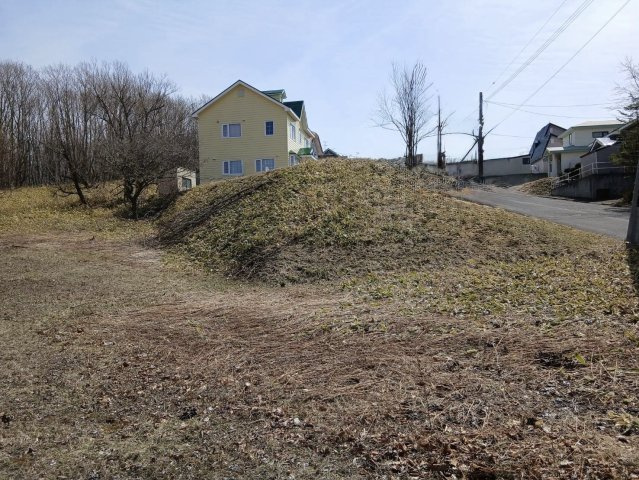 釧路町緑2丁目【陽当り・開放感】間口29.7mのワイドな整形地、119坪。の外観|日当たり良好、家造りに最適な緑豊かな角地です。