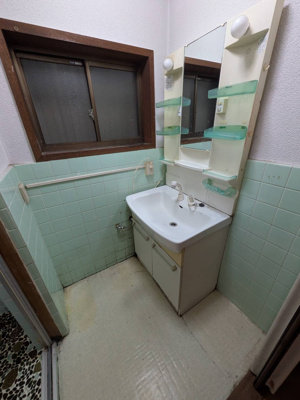【独立洗面台】 | 高砂市中筋戸建 | 独立洗面台、朝の身支度には欠かせません