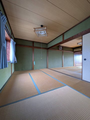【寝室】 | 高砂市中筋戸建 | 落ち着いた色調の寝室です