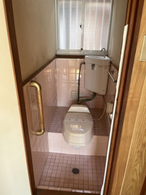 【トイレ】 | 網干区余子浜iz中古売家 | シンプルで使いやすいトイレです