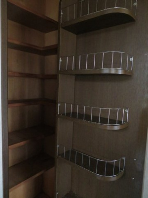 【収納】 | 梅ケ谷町売家 | 便利な収納スペースです