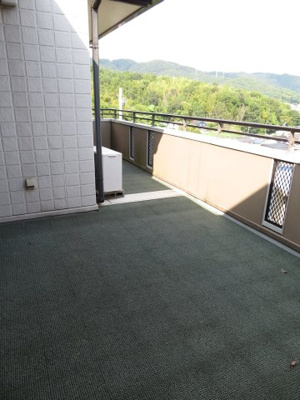 【バルコニー】 | 梅ケ谷町売家 | 陽当たり良好なバルコニーです