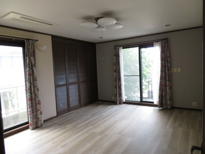 【洋室】 | 梅ケ谷町売家 | ゆったりした洋室です