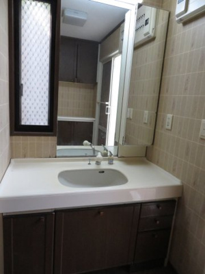 【独立洗面台】 | 梅ケ谷町売家 | 独立洗面台、朝の身支度には欠かせません