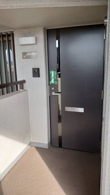 【玄関】 | ネオハイツアメティ228 | ボタンキーはご入居までノータッチでお願いします。　◎鍵は当社にあるのでスムーズに内覧出来ます
