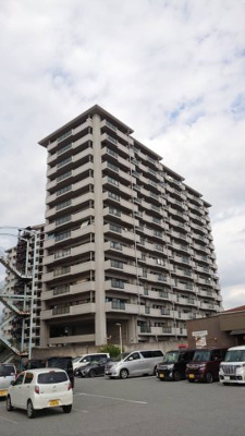 【外観】 | ネオハイツアメティ228 | 外観。総戸数228戸の大規模なマンションです。◎鍵は当社にあるのでスムーズに内覧出来ます