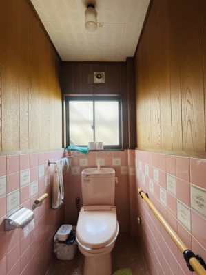 【トイレ】 | たつの市揖西町新宮/中古戸建 | コンパクトで使いやすいトイレです