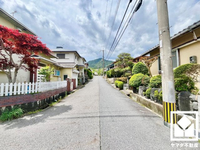 大津市下阪本２丁目　1期　1号棟の前面道路含む現地写真
