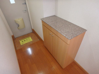 【玄関】 | グランパレＫ A | 総社市井手　グランパレＫ　1Ｋ　玄関
