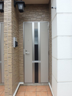 【玄関】 | グランパレＫ A | 総社市井手　グランパレＫ　1Ｋ　玄関