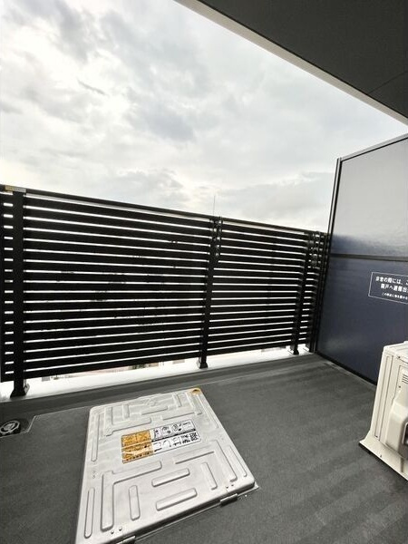 S-RESIDENCE金山Westのバルコニー|お洗濯にも便利なバルコニー付き