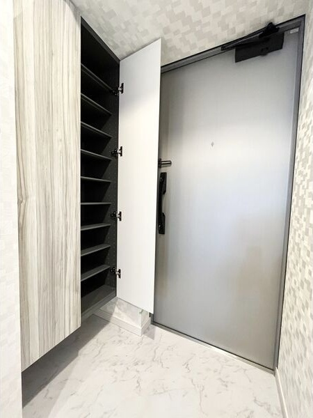 S-RESIDENCE金山Westの玄関|毎日通る玄関はこちらです