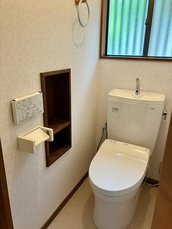小山町戸建のトイレ