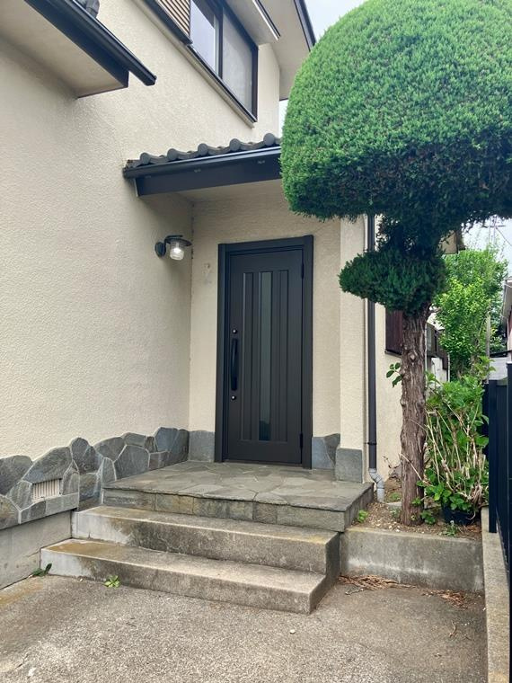 小山町戸建のエントランス