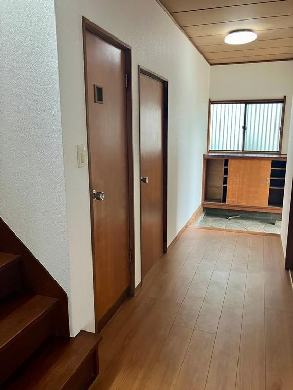 小山町戸建の玄関