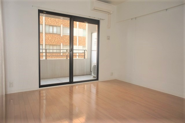 新品家具付きマンション博多駅前31B(KaGood福岡)の居間・リビング