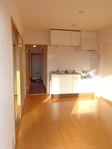 小泉ハイムの居間・リビング