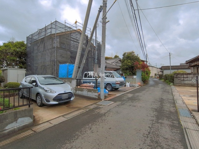 土浦市北荒川沖町6期　新築戸建の前面道路含む現地写真