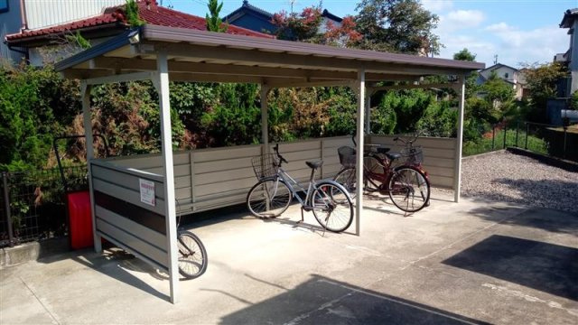 レオネクストクレストのその他|駐輪場