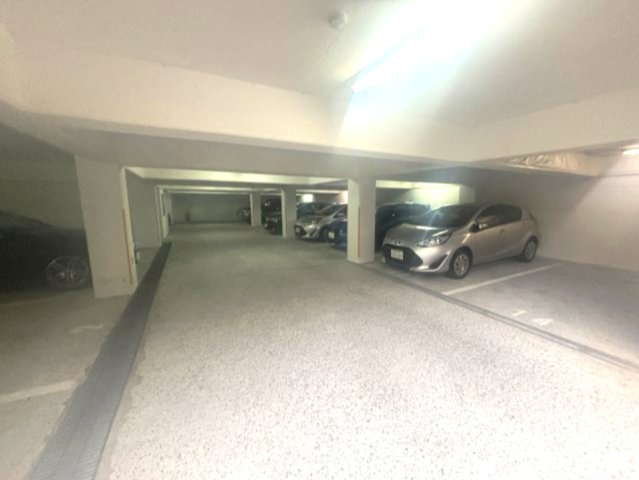 御影プライムハイツの駐車場