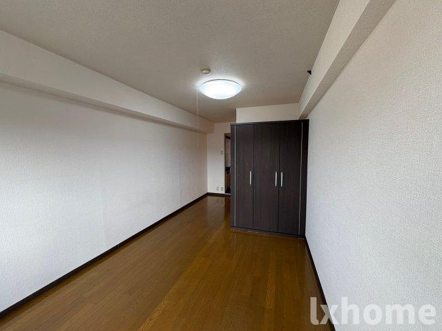 ヤングパレス茨木の居間・リビング|こちらのリビングで趣味の時間をお楽しみください