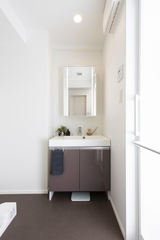 新品家具付きマンション千代7(KaGood福岡)の洗面所|忙しい朝には欠かせない洗面所です