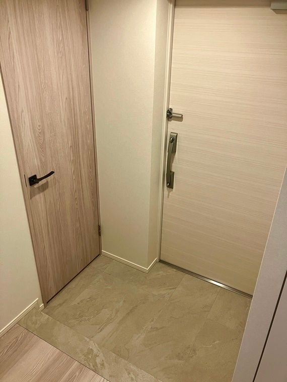 幕張ベイパークライズゲートタワーの玄関