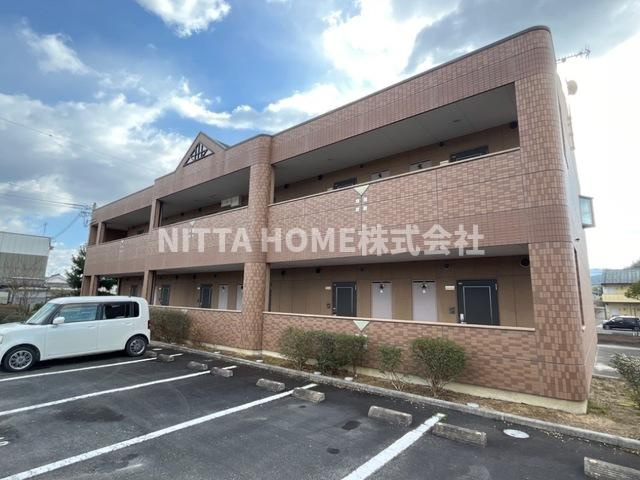丹波篠山市西新町のアパートの駐車場|建物前に駐車場があります！