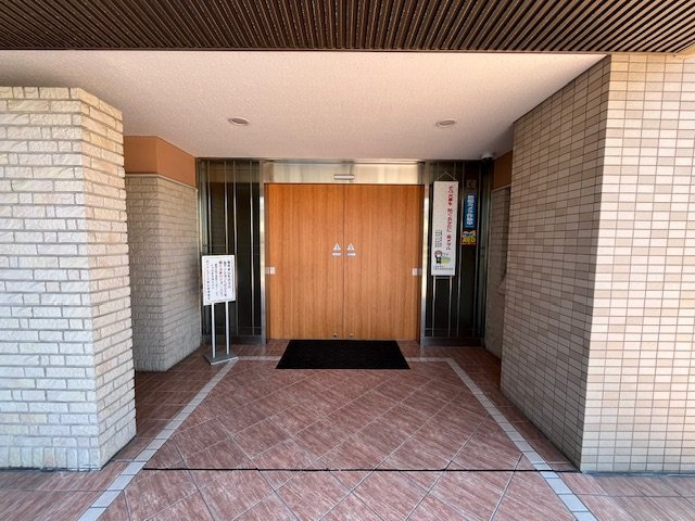 ロイヤルアーク狭山のエントランス