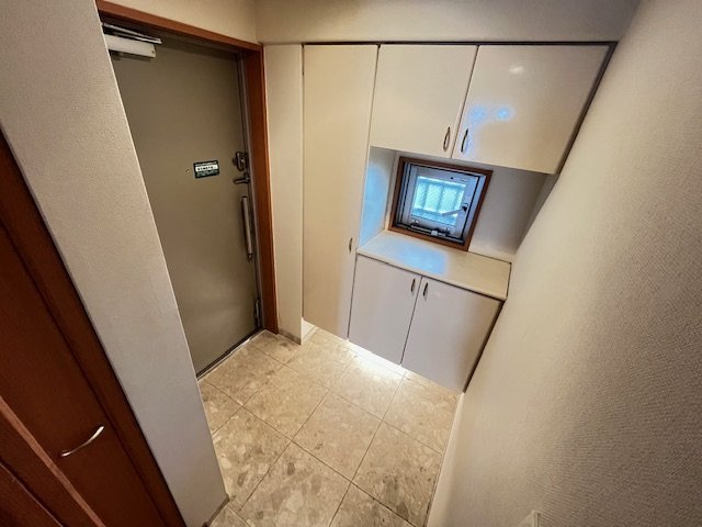 ロイヤルアーク狭山の玄関